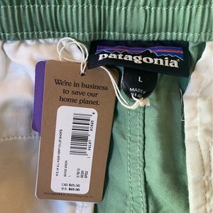 Men’s green Patagonia All-Wear Hemp Volley Shorts in Large. Sedge Green.